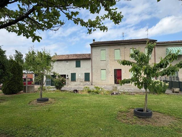 Villa Indipendente in vendita a Castelnovo Bariano, Veneto