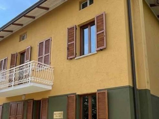 Villa Indipendente in vendita a Terra di Mezzo, Re