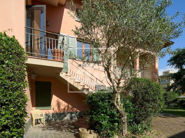 Villa Indipendente in vendita a Terra di Mezzo, Re