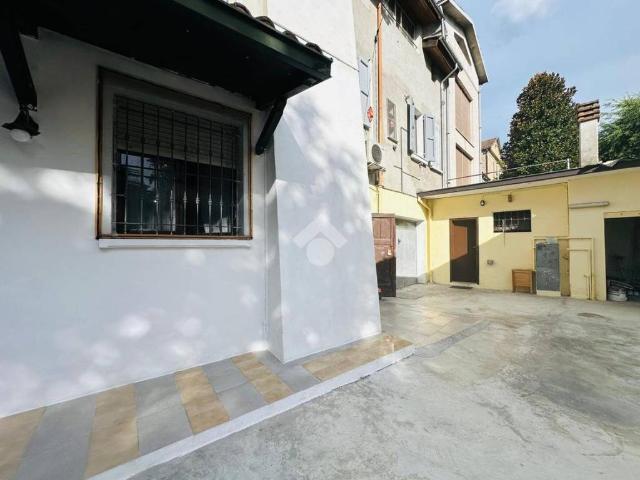 Villa Indipendente in vendita a Terra di Mezzo, Re