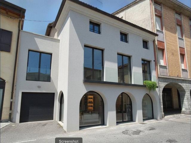 Villa Indipendente in vendita a Terra di Mezzo, Re