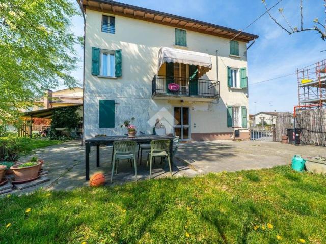 Villa Indipendente in vendita a Terra di Mezzo, Re