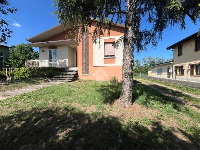 Villa Indipendente in vendita a Terra di Mezzo, Re