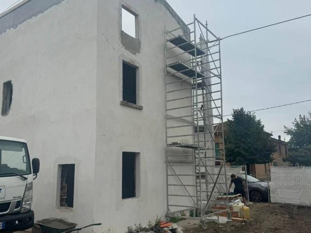 Villa Indipendente in vendita a Terra di Mezzo, Re