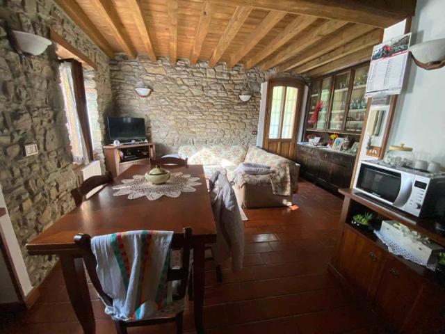 Villa Indipendente in vendita a Appennino Reggiano, Re