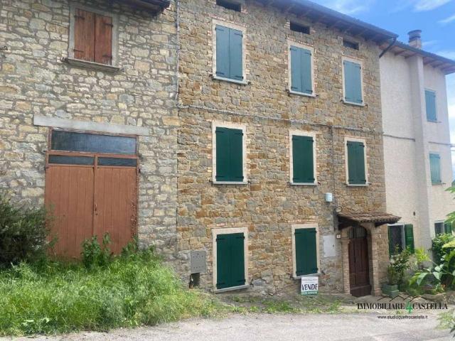 Villa Indipendente in vendita a Appennino Reggiano, Re
