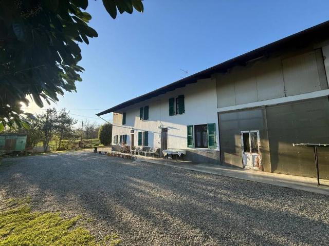 Villa Indipendente in vendita a Piemonte, Asti