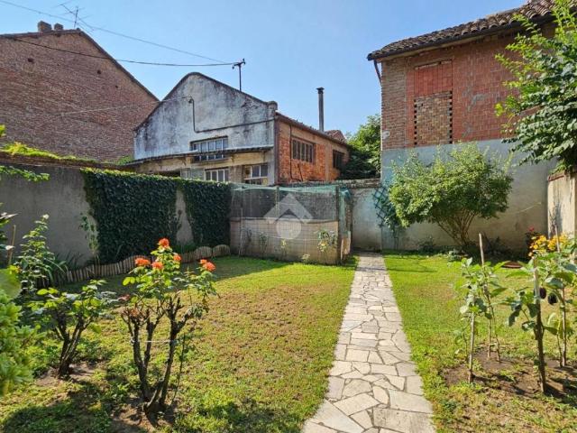 Villa Indipendente in vendita a Piemonte, Asti