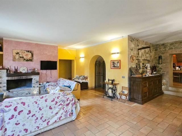 Villa Indipendente in vendita a Castelnuovo Berardenga, Toscana