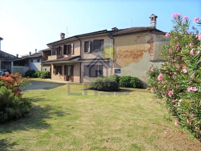 Villa Indipendente in vendita a Castelnuovo Bocca d'Adda, Lodi