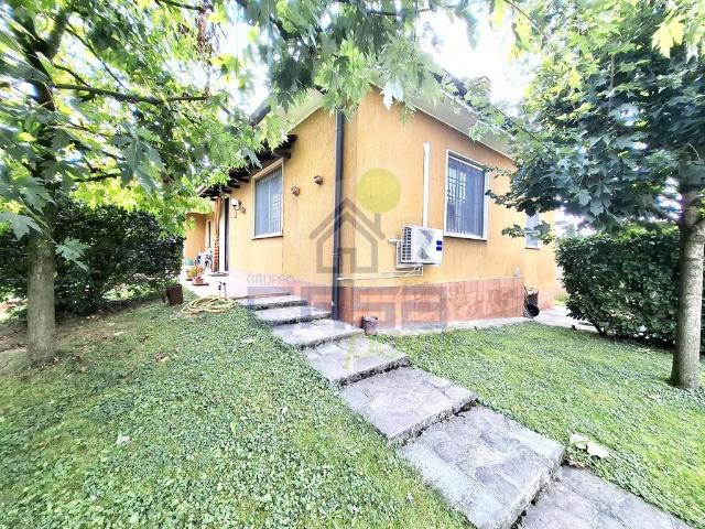 Villa Indipendente in vendita a Castelnuovo Bocca D'adda, Lombardia