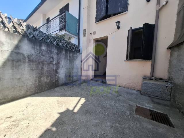 Villa Indipendente in vendita a Castelnuovo Bocca D'adda, Lombardia