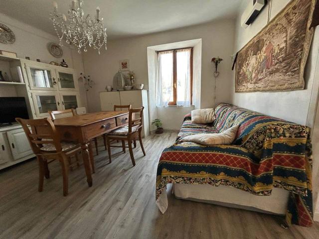 Villa Indipendente in vendita a Castelnuovo Magra, Liguria