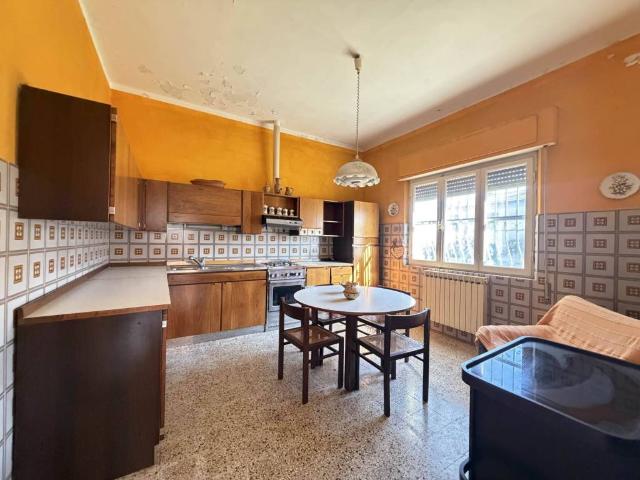 Villa Indipendente in vendita a Castelnuovo Magra, Liguria
