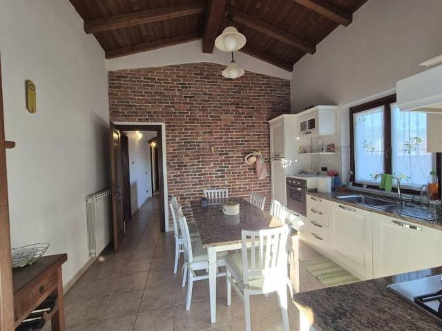 Villa Indipendente in vendita a Castelnuovo Magra, Liguria