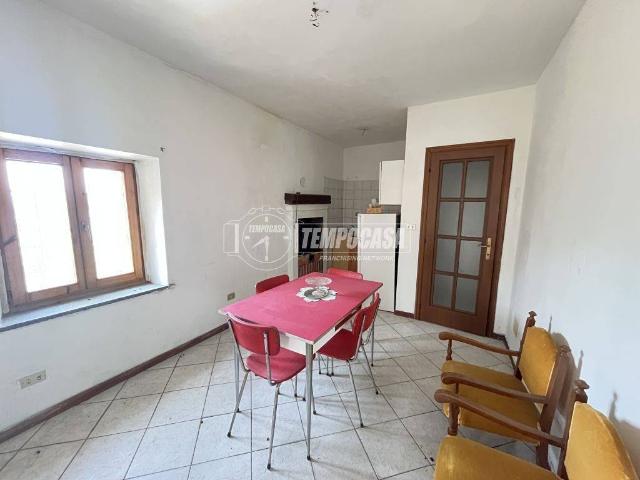 Villa Indipendente in vendita a Sale Castelnuovo, Castelnuovo Nigra