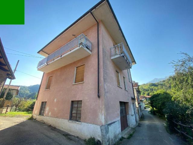 Villa Indipendente in vendita a Villa Castelnuovo, Castelnuovo Nigra