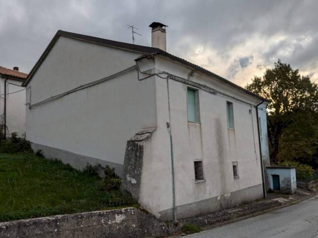 Villa Indipendente in vendita a Castelpetroso, Molise