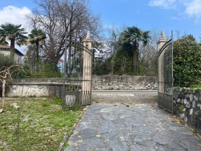Villa Indipendente in vendita a Comunità Montana Valli del Verbano, Castelveccana