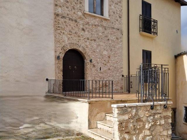 Villa Indipendente in vendita a Castelvecchio Calvisio, Abruzzo