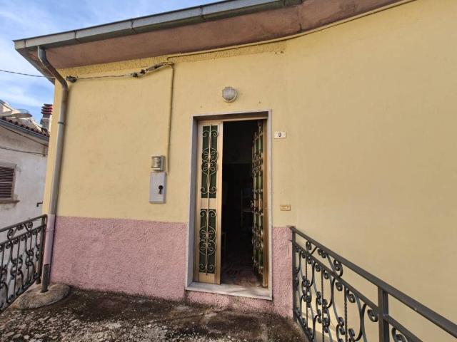 Villa Indipendente in vendita a Castelvecchio Calvisio, Abruzzo