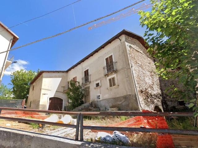 Villa Indipendente in vendita a Castelvecchio Calvisio, Abruzzo