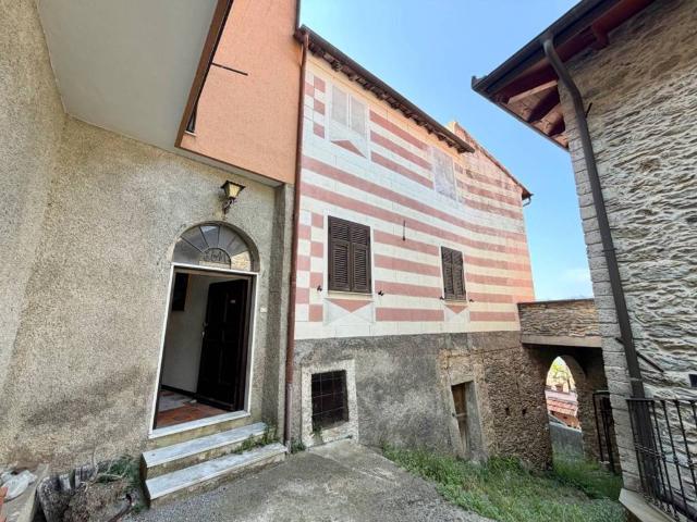 Villa Indipendente in vendita a Balestrino, Liguria