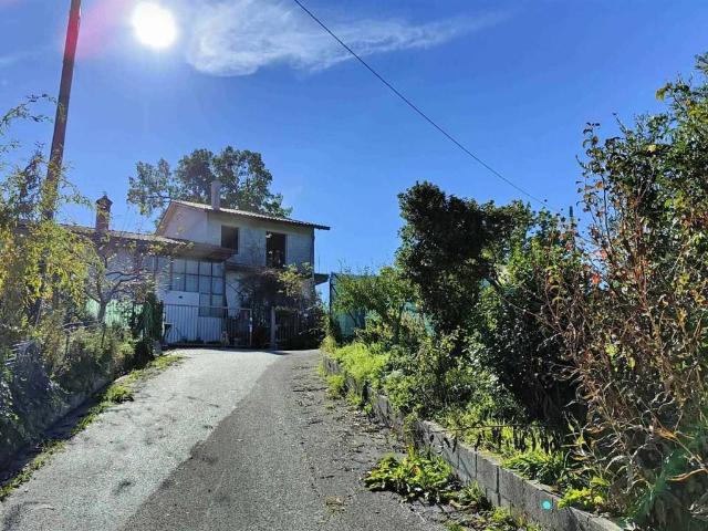 Villa Indipendente in vendita a Montemarano, Campania