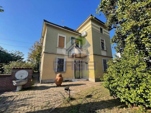 Villa Indipendente in vendita a Castelvetro Piacentino, Reggio Emilia