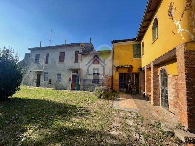 Villa Indipendente in vendita a Castelvetro Piacentino, Reggio Emilia