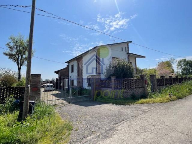 Villa Indipendente in vendita a Castelvetro Piacentino, Reggio Emilia