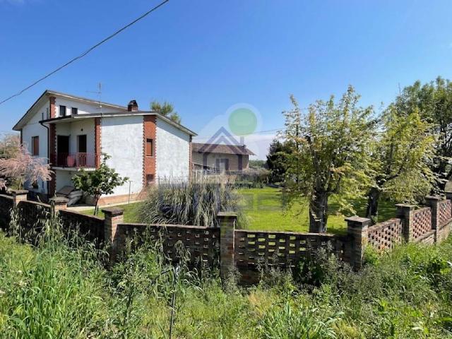 Villa Indipendente in vendita a Castelvetro Piacentino, Reggio Emilia