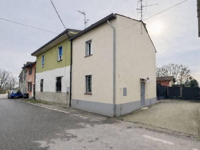Villa Indipendente in vendita a Castelvetro Piacentino, Reggio Emilia