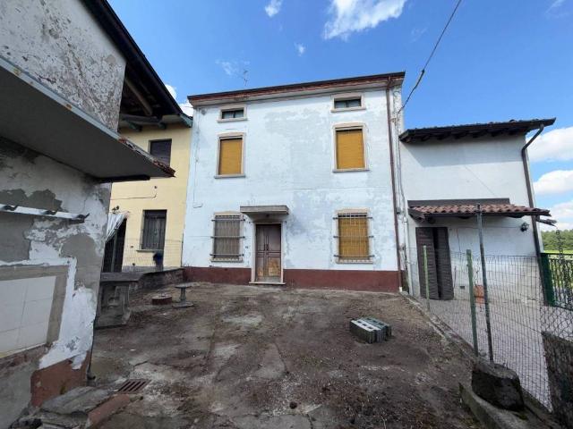 Villa Indipendente in vendita a Castelvetro Piacentino, Reggio Emilia