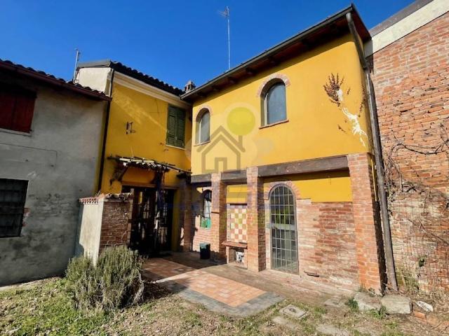 Villa Indipendente in vendita a Castelvetro Piacentino, Reggio Emilia