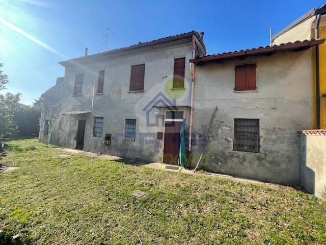 Villa Indipendente in vendita a Castelvetro Piacentino, Reggio Emilia