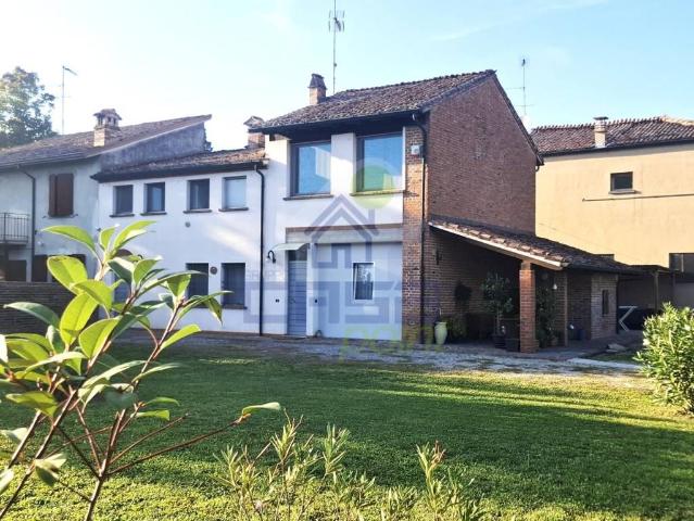 Villa Indipendente in vendita a Mezzano Chitantolo, Castelvetro Piacentino