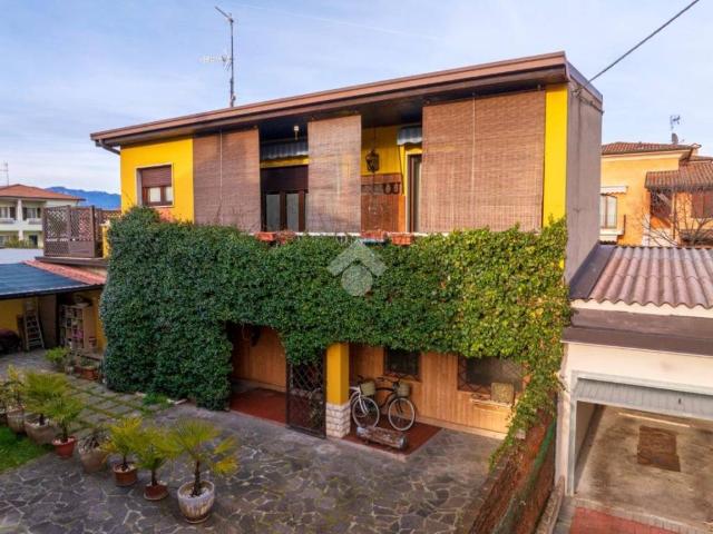 Villa Indipendente in vendita a Castenedolo, Lombardia