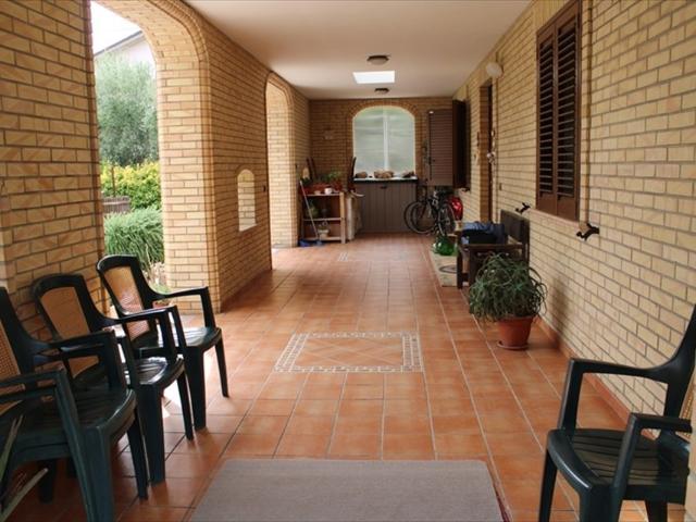 Villa Indipendente in vendita a Castiglione a Casauria, Pescara