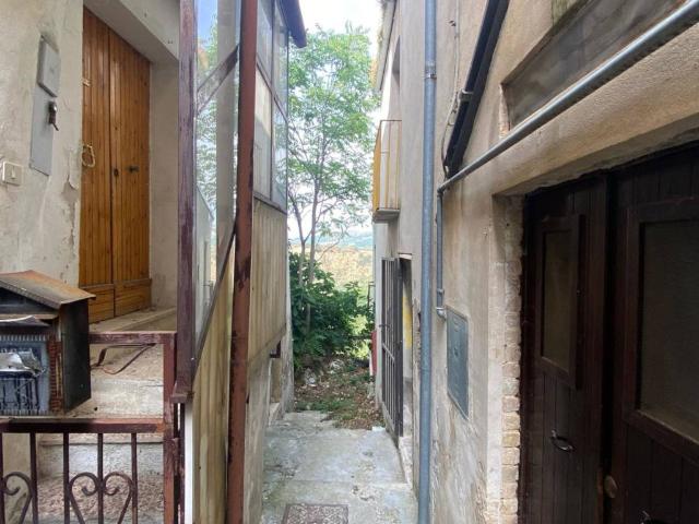 Villa Indipendente in vendita a Castiglione A Casauria, Abruzzo