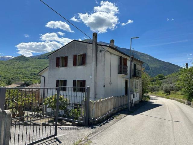 Villa Indipendente in vendita a Castiglione A Casauria, Abruzzo