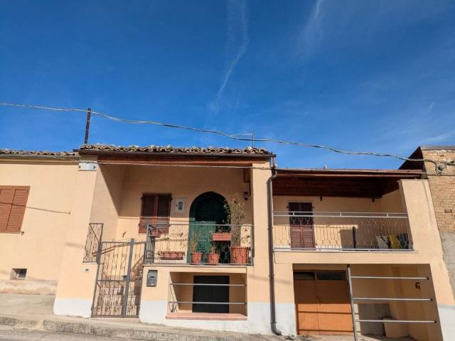 Villa Indipendente in vendita a Castiglione A Casauria, Abruzzo