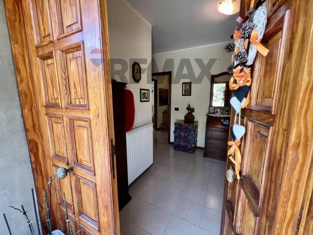 Villa Indipendente in vendita a Castiglione Chiavarese, Liguria