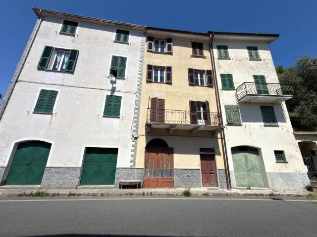 Villa Indipendente in vendita a Castiglione Chiavarese, Liguria