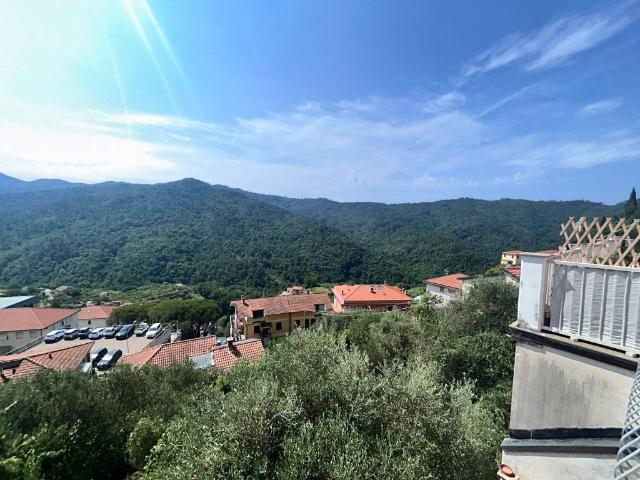 Villa Indipendente in vendita a Castiglione Chiavarese, Liguria
