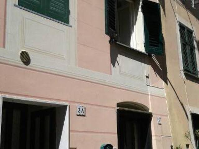 Villa Indipendente in vendita a Castiglione Chiavarese, Liguria
