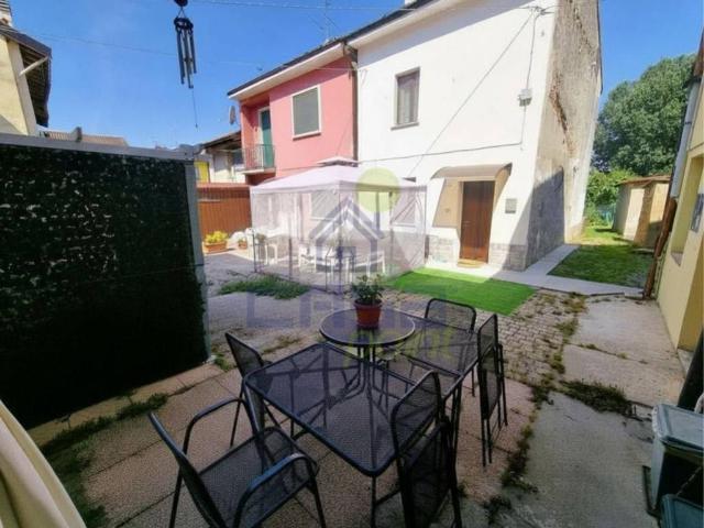Villa Indipendente in vendita a Castiglione D'adda, Lombardia