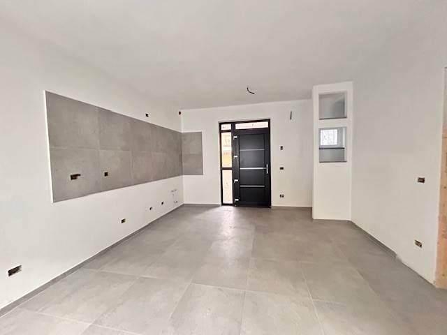 Villa Indipendente in vendita a Castiglione D'adda, Lombardia