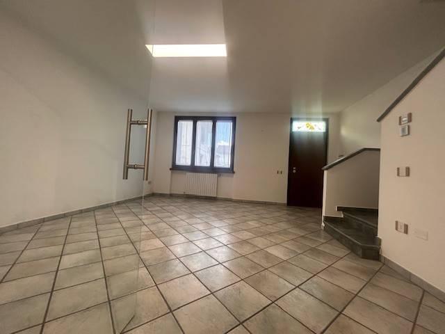 Villa Indipendente in vendita a Castiglione D'adda, Lombardia