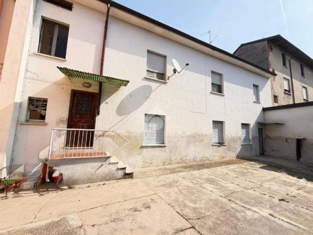 Villa Indipendente in vendita a Castiglione D'adda, Lombardia